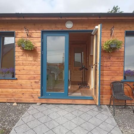 Ceaser'S Cabin Is A Cosy 1 Bedroom Cabin Lahinch Kültér fotó